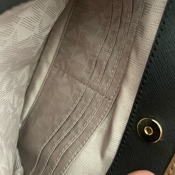 Michael Kors Jet Set Medium Tote in Camel - Picture 10 of 11